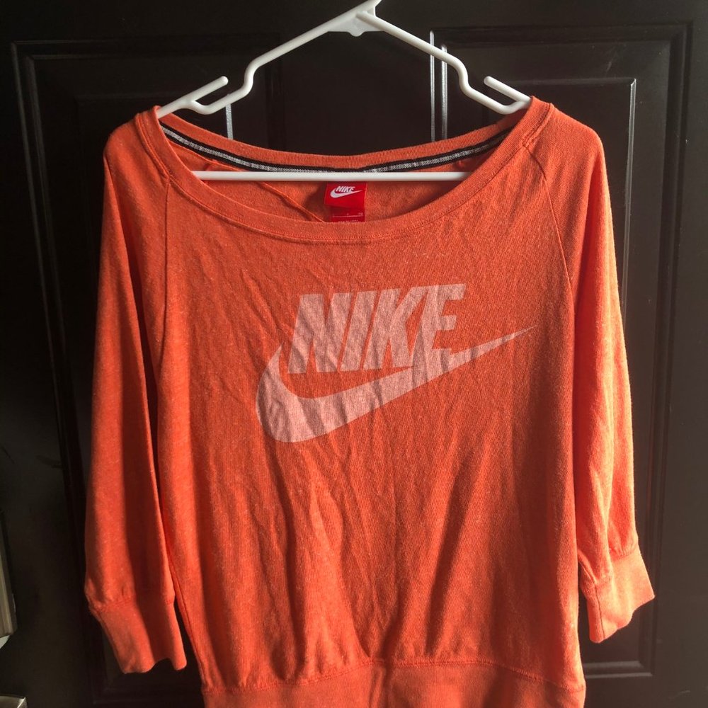 Nike women's gym vintage crew top Orange Small